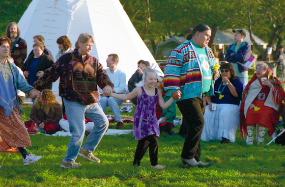 1270: Round Dance Led by Clyde Bellecourt, Ojibway