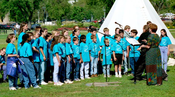 1085: International Youth Choir